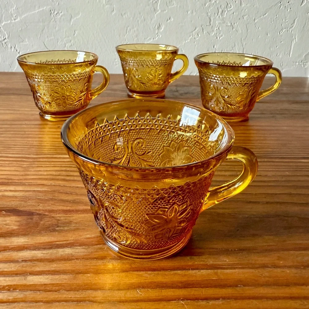 Tiara Sandwich Amber Pressed Glass Cups – Set of 4 - Picture 7 of 9